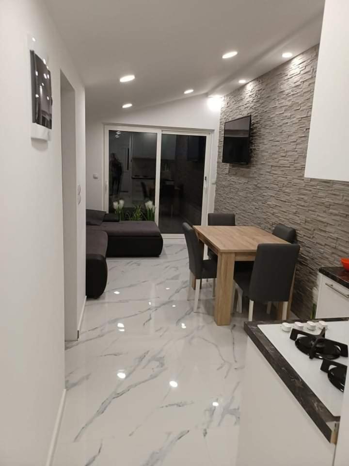 Apartment Sun Vir Szoba fotó